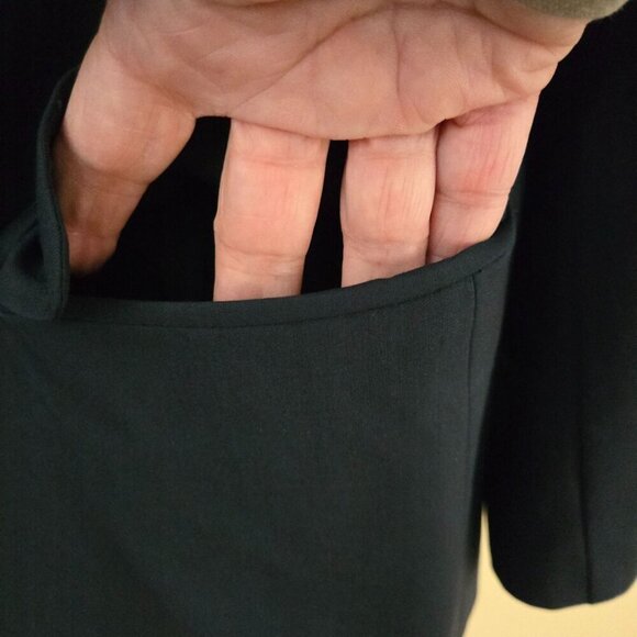 J. Jill 100% Wool Navy Classic 2 Button Blazer Quiet Luxury Size 12 - Picture 3 of 5